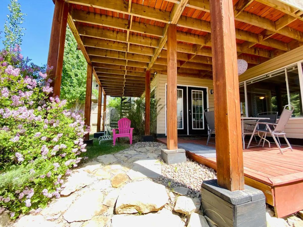 Private, Spacious, & Bright Maison d'hôtes Calgary