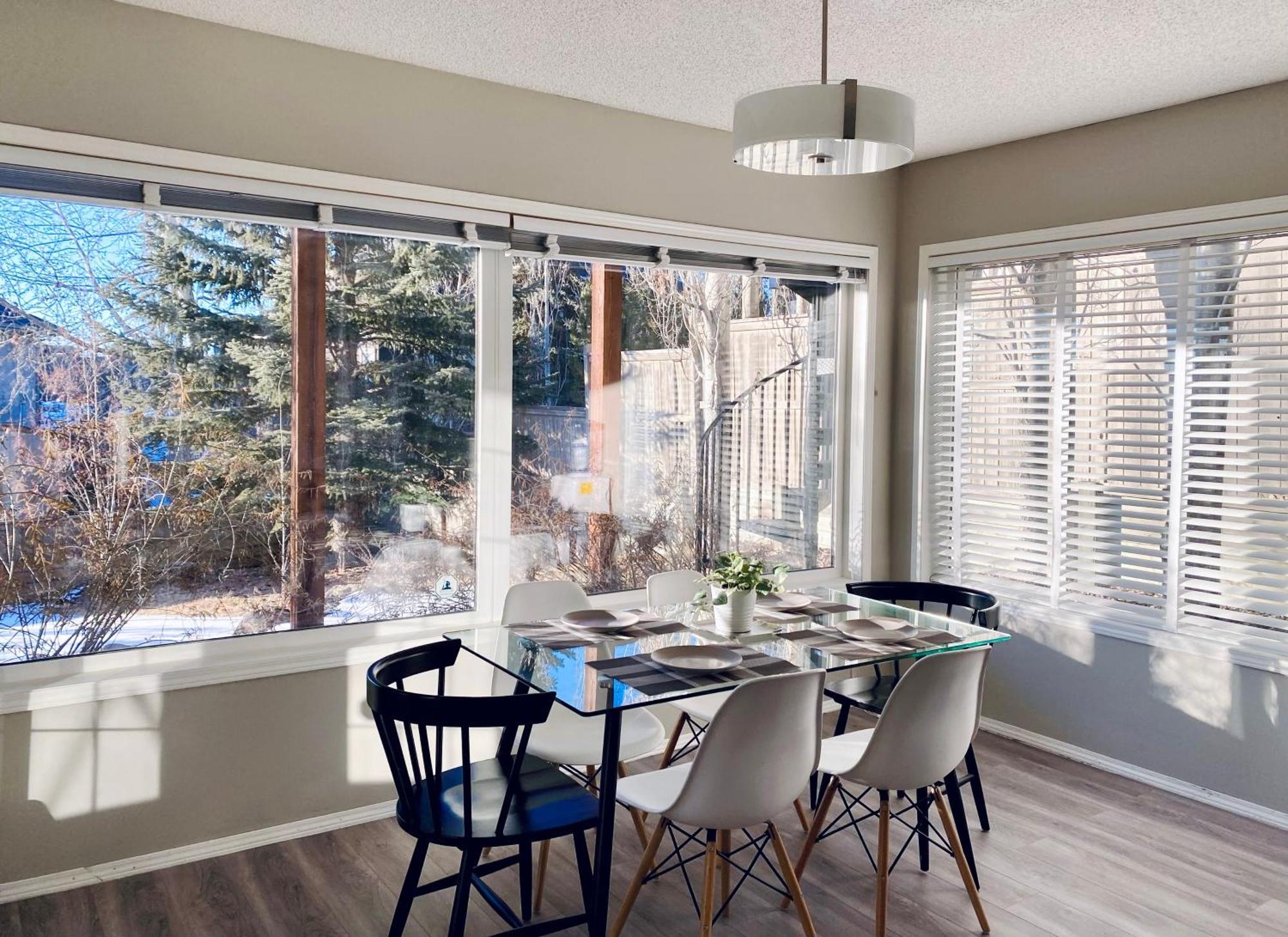 Private, Spacious, & Bright Maison d'hôtes Calgary